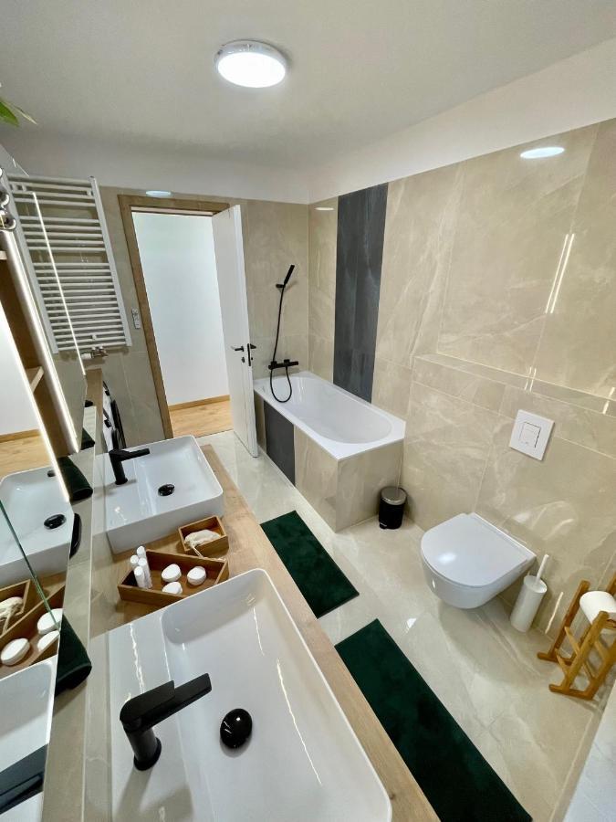شقة Centropolitan Penthouse #Jacuzzi #Freeparking بودابست المظهر الخارجي الصورة